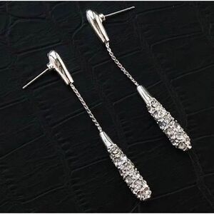 ✨ Stunning & sparkling drop crystal silver earrings ✨